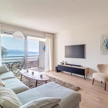 Magnificent 2-room Sea View Apartment *